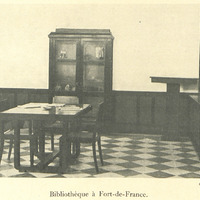 Bibliothèque à Fort-de-France.