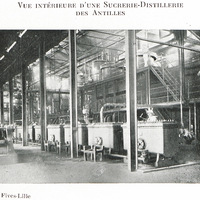 Vue intérieure d'une sucrerie-distillerie des Antilles