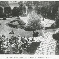 Un detalle de los jardines de la Secretaría de Obras Públicas