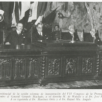 Mesa presidencial de la sesión solemne de inauguración del VII Congreso de la Prensa Latina. En el…