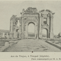 Arc de Trajan, à Timgad (Algérie).