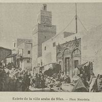 Entrée de la ville arabe de Sfax.