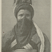 Targui avec la coiffure habituelle et le litham.