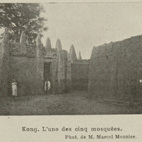 Kong. L'une des cinq mosquées.