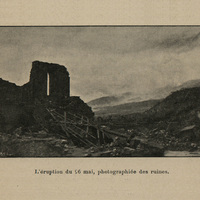 l'Eruption du 26 mai, photographiée des ruines