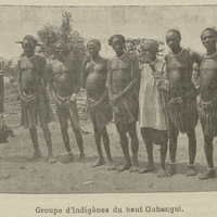 Groupe d'indigènes du haut Oubangui.