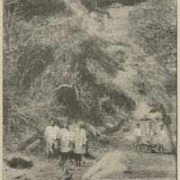 Ambohimarina (environs de Tananarive) : l'entrée de l'échelle.