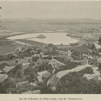 Le lac d'Anosy et l'îlot royal, vus de Tananarive.