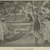 Femme hova sur son filanzana.