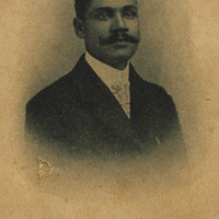 Portrait de Oruno Lara Homme de lettres à la Pointe-à-Pitre Fondateur-Directeur de la Guadeloupe…