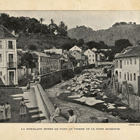 La Roxelane entre le pont de Pierre et le pont Morestin
