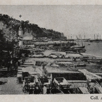 Saint-Pierre. La Place Bertin avant la catastrophe du 8 mai 1902. ( Phare indiqué par une croix )