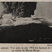 Nuée ardente. Vue prise en juin 1902 de hauteurs du Morne l'Etoile en arrière du Morne Rouge