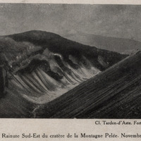 Rainure Sud-Est du cratère de la Montagne Pelée. Novembre 1929