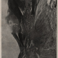 13 Avril 1930. Le dôme et son noyau vus du pédancule avant du « Morne Lénard » au moment d'une…