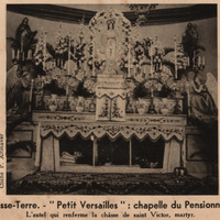 Basse-Terre . - « Petit Versailles »: chapelle du Pensionnat. L' autel qui renferme la châsse de…