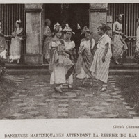 Danseuses martiniquaises attendant la reprise du bal