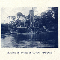 Dragage en rivière en Guyane française