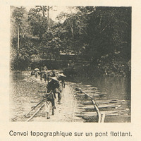 Convoi topographique sur un pont flottant