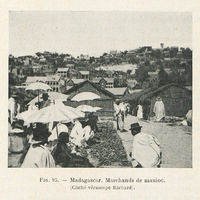 Madagascar. Marchands de manioc